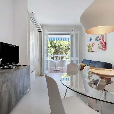 Oasis 38 Pool E Balcony I Immobilux Apartment *