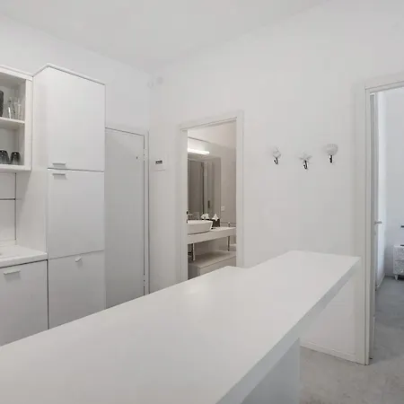 Oasis 38 Pool E Balcony I Immobilux Apartment *