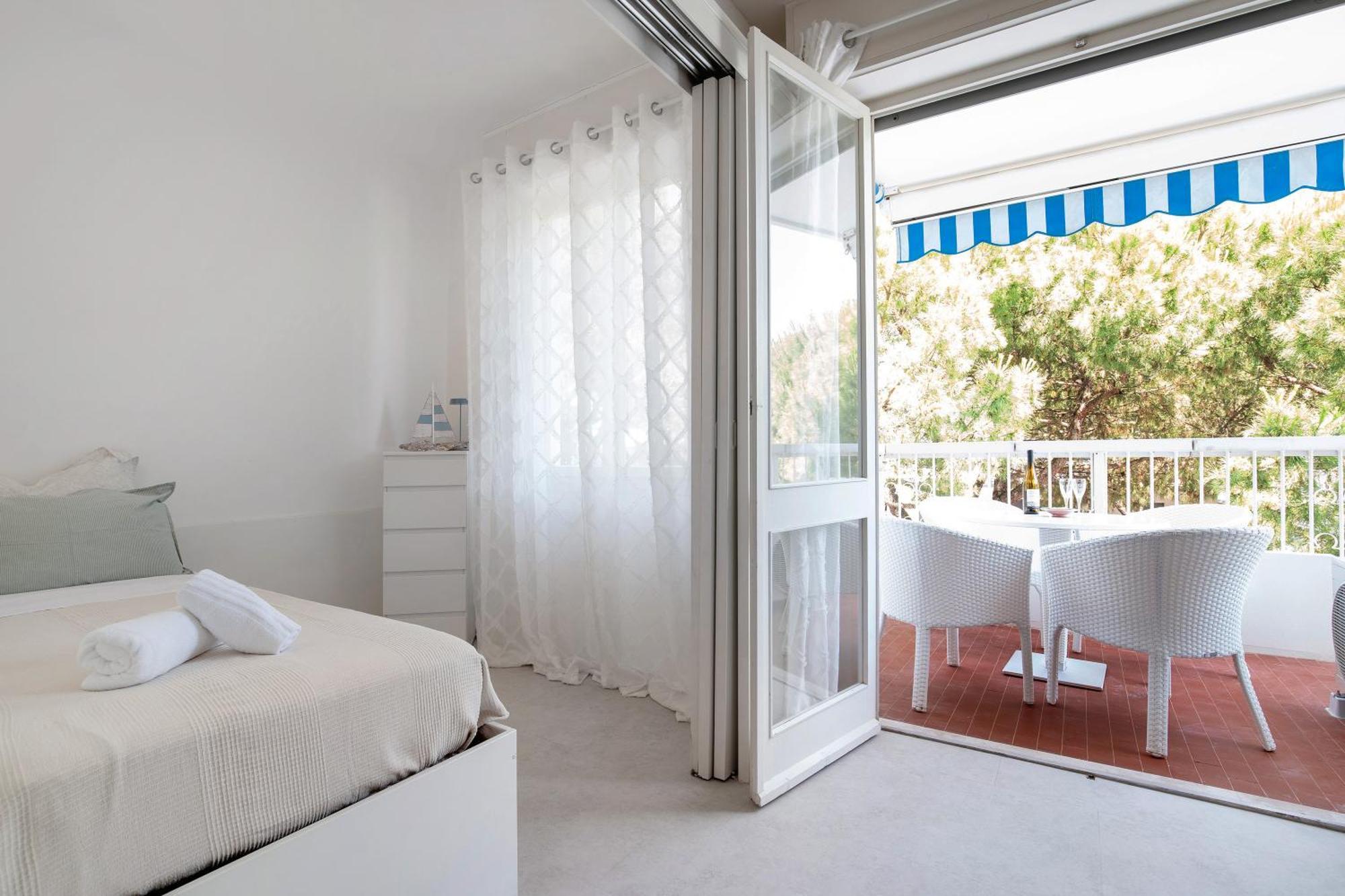 Oasis 38 Pool E Balcony I Immobilux Apartment