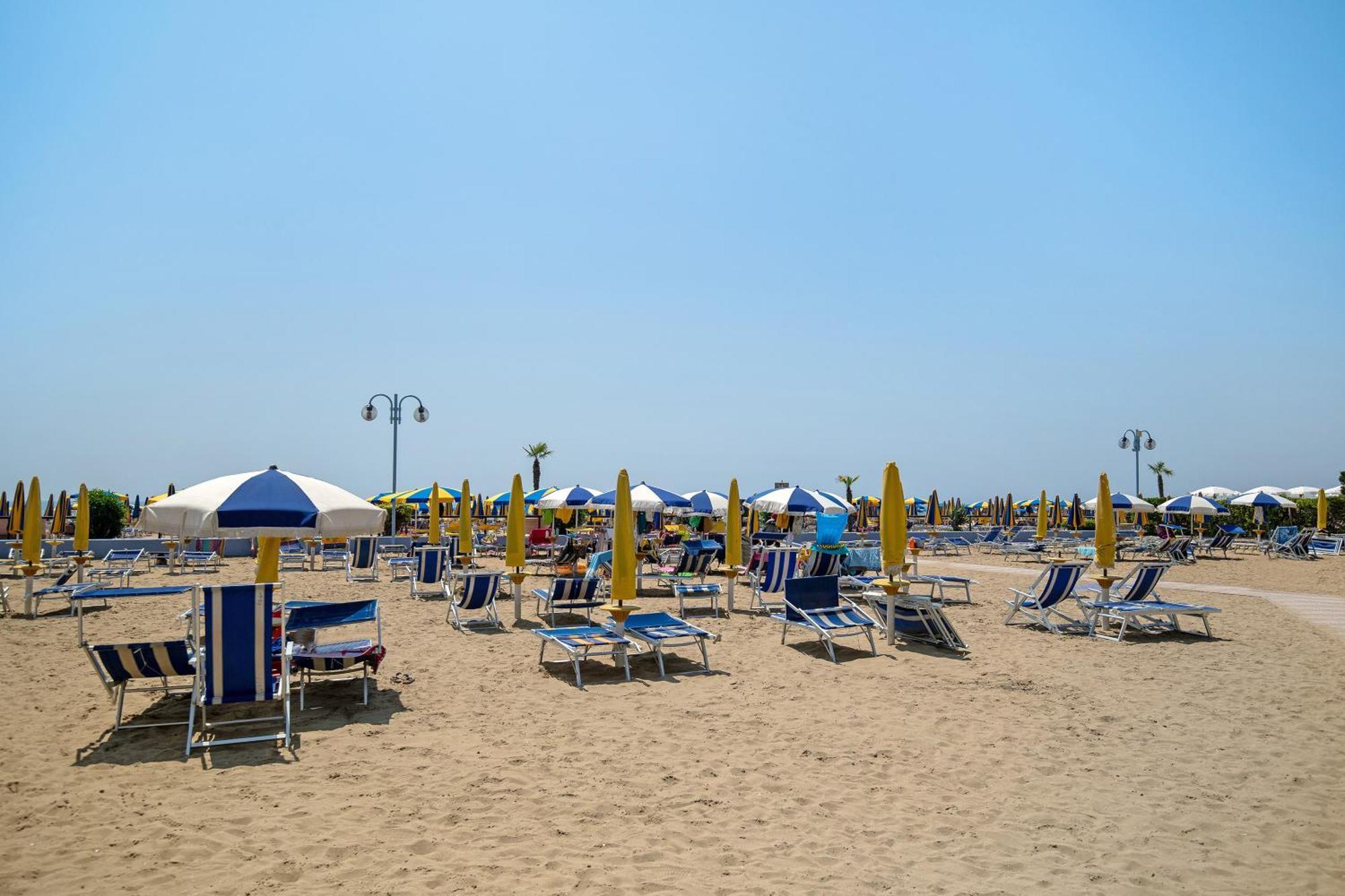 Apartment Oasis 38 Pool E Balcony I Immobilux