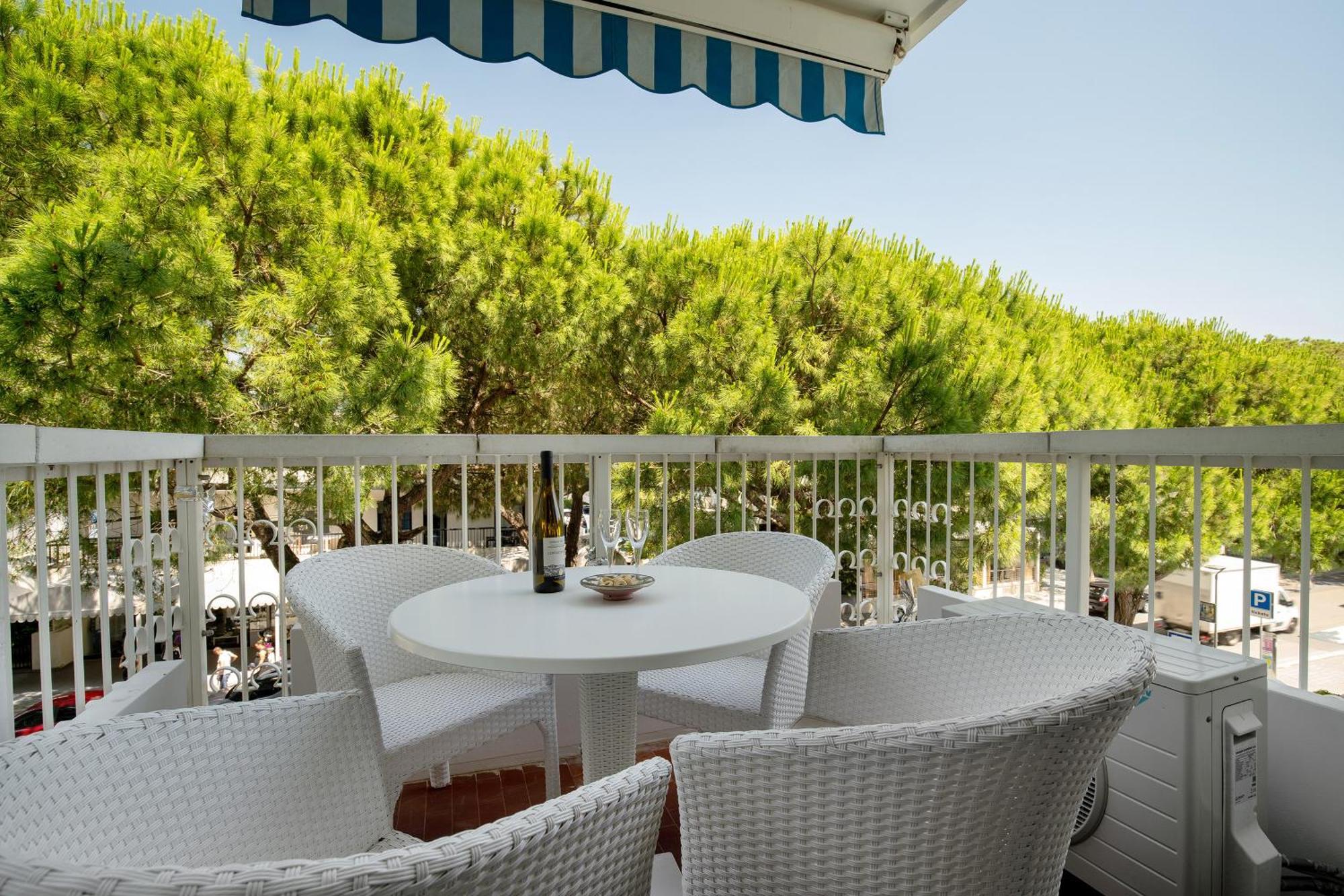 Apartment Oasis 38 Pool E Balcony I Immobilux Lido di Jesolo