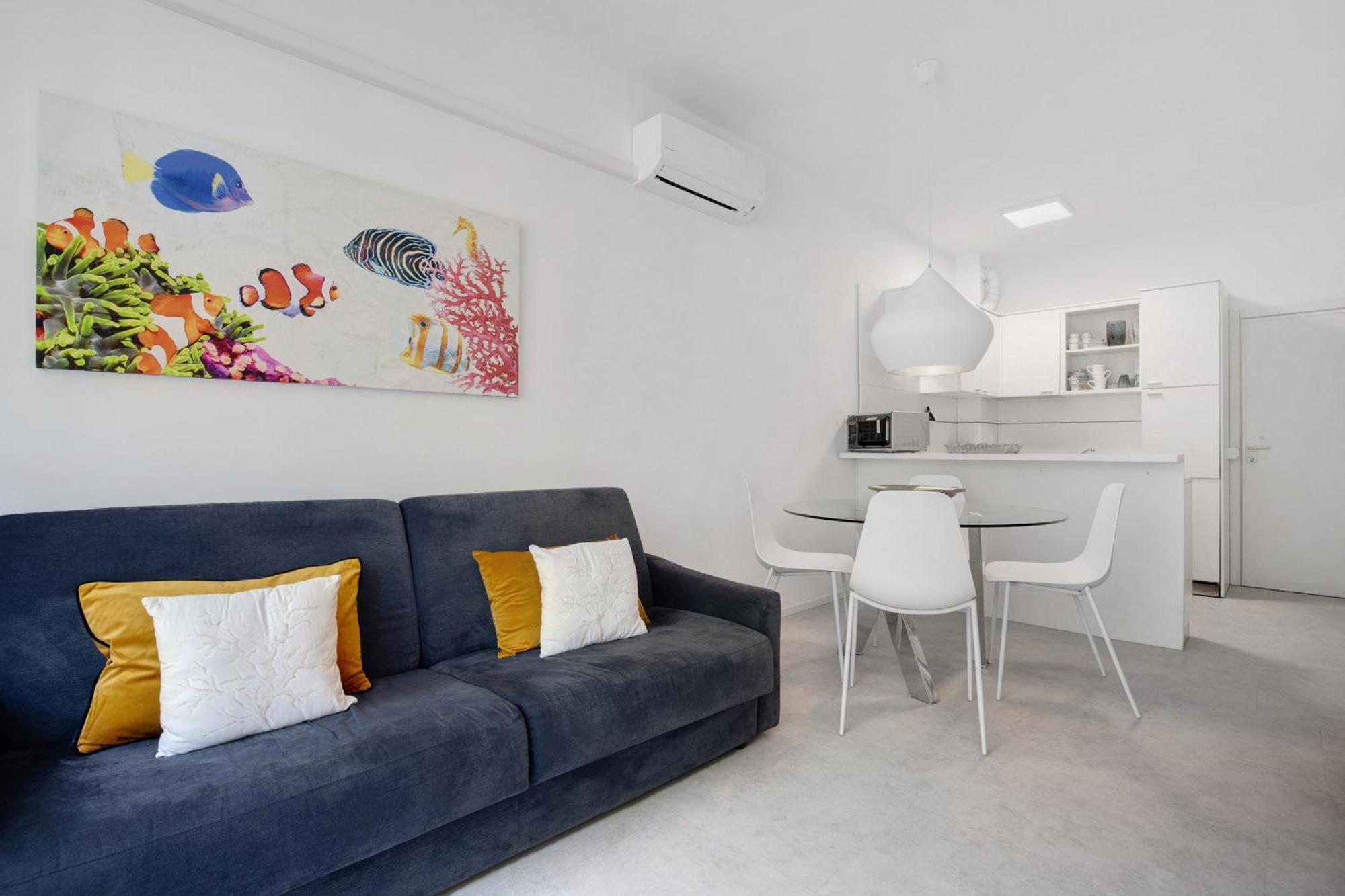 Oasis 38 Pool E Balcony I Immobilux *