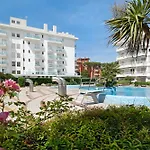 Oasis 38 Pool e Balcony I Immobilux